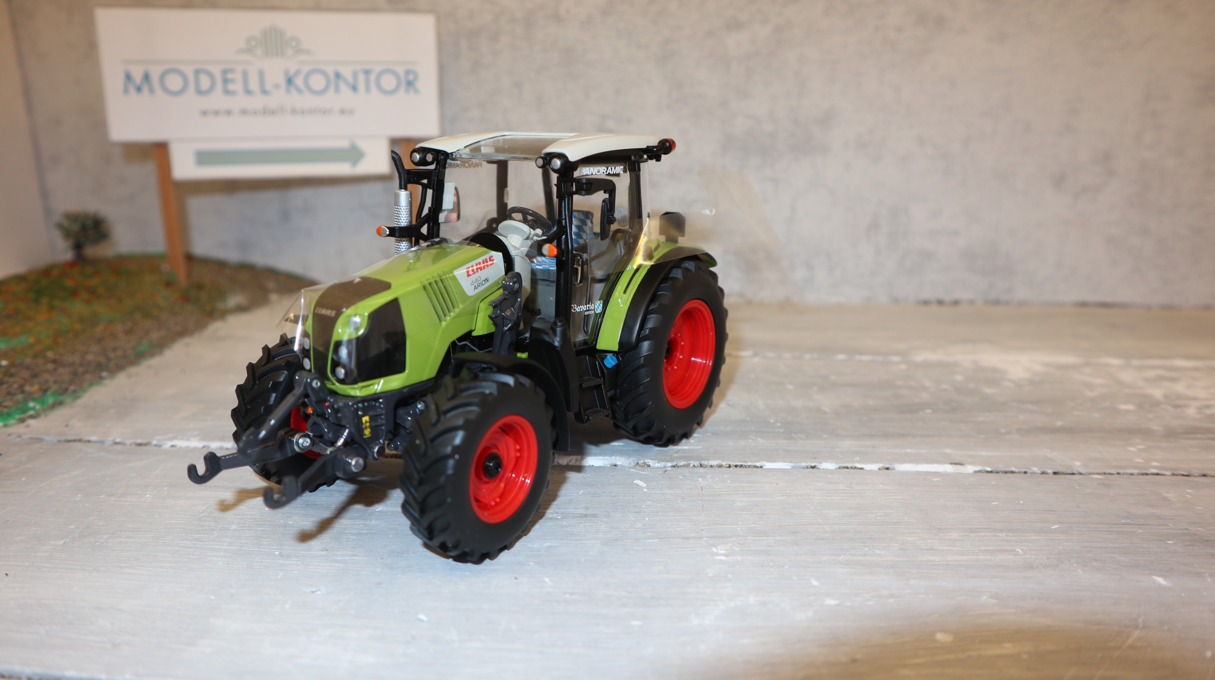Wiking Claas Arion 440 in 1:32, BAVARIA-Editon, NEU in OVP